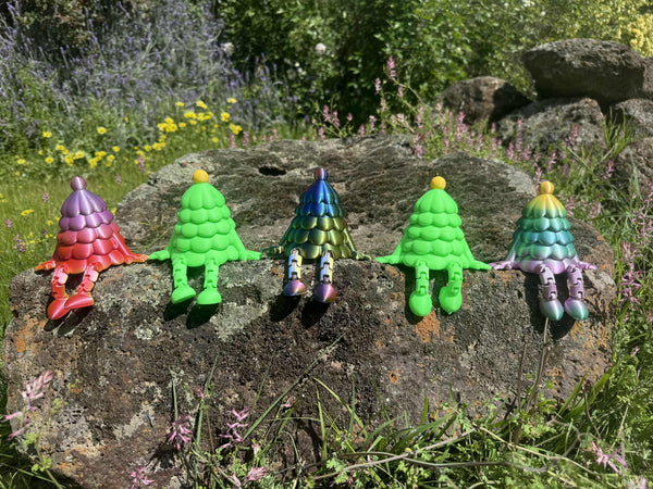 3D Printed Christmas Tree with 3 Christmas Crayons