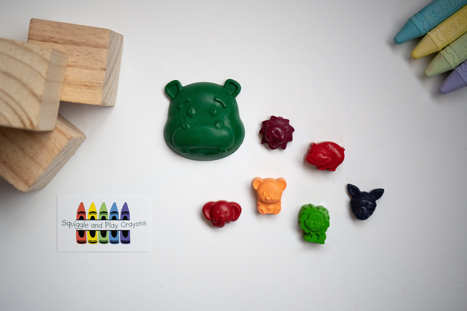 Hippo and Wild Animal Friend Crayons